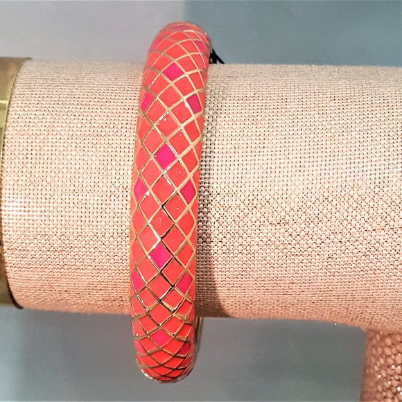 FP SALE **TALBOTS GOLD PLATED PINK HINGED BANGLE BRACELET - Picture 2 of 7